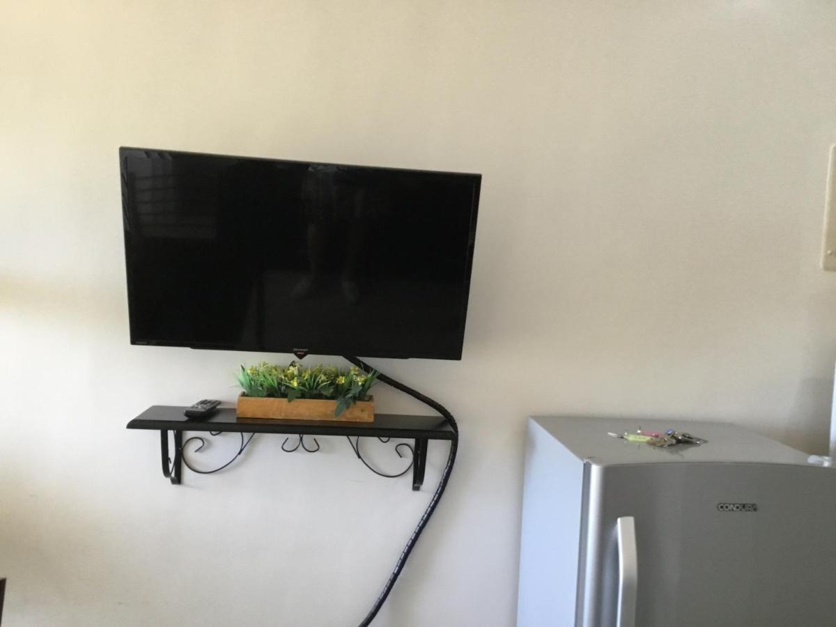 Condominium With Swimming Pool And Viewing Deck Tagaytay City Екстериор снимка