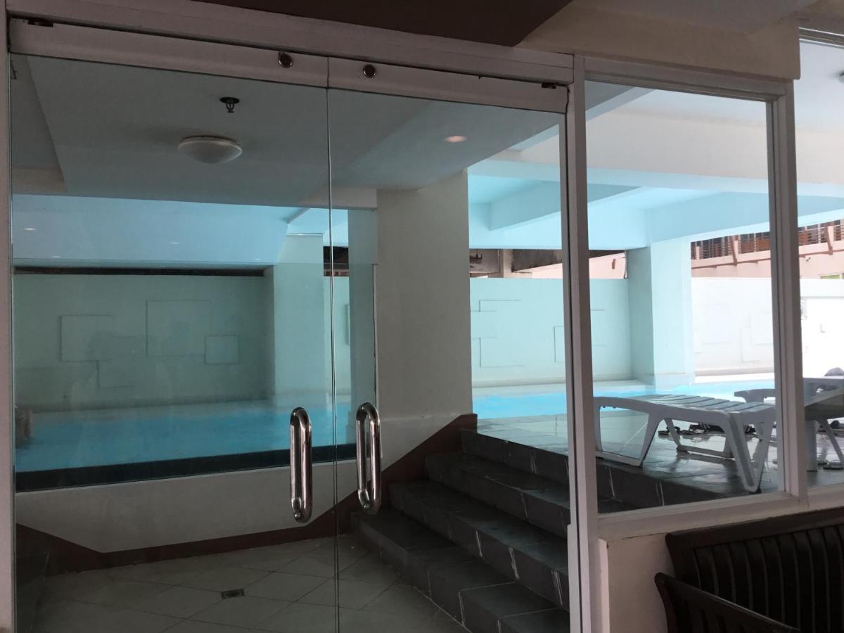 Condominium With Swimming Pool And Viewing Deck Tagaytay City Екстериор снимка